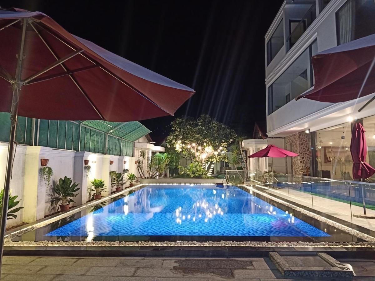 Dragon Bay Hotel Cam Lam Buitenkant foto