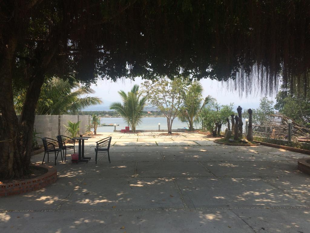 Dragon Bay Hotel Cam Lam Buitenkant foto