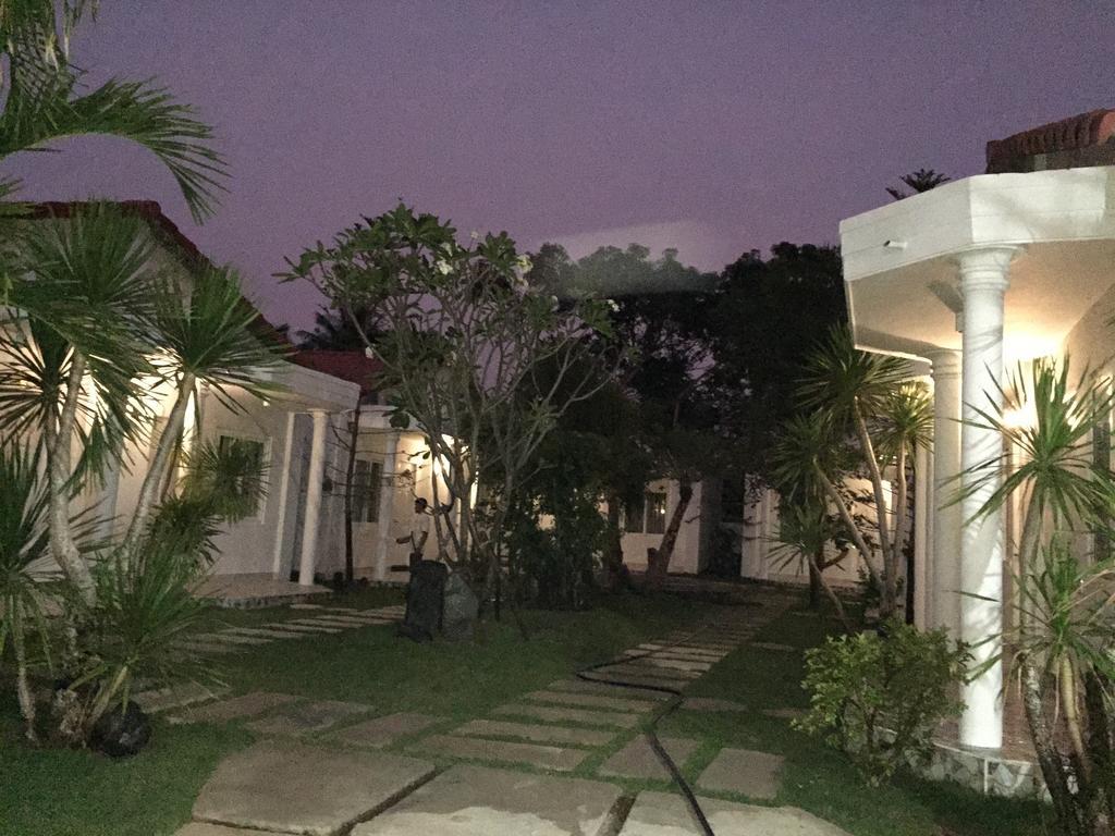 Dragon Bay Hotel Cam Lam Buitenkant foto
